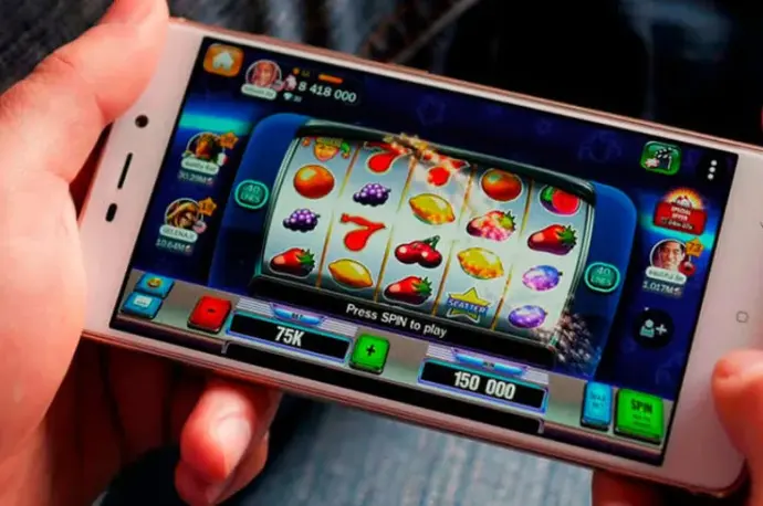 Playing Bitcoin Casinos on Mobile: Speed, UX & Reliability Guide